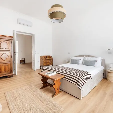 Davita - Casa Leda * Rom